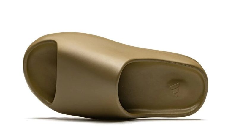 Yeezy Slides "Core" - DUBAI ALL STAR